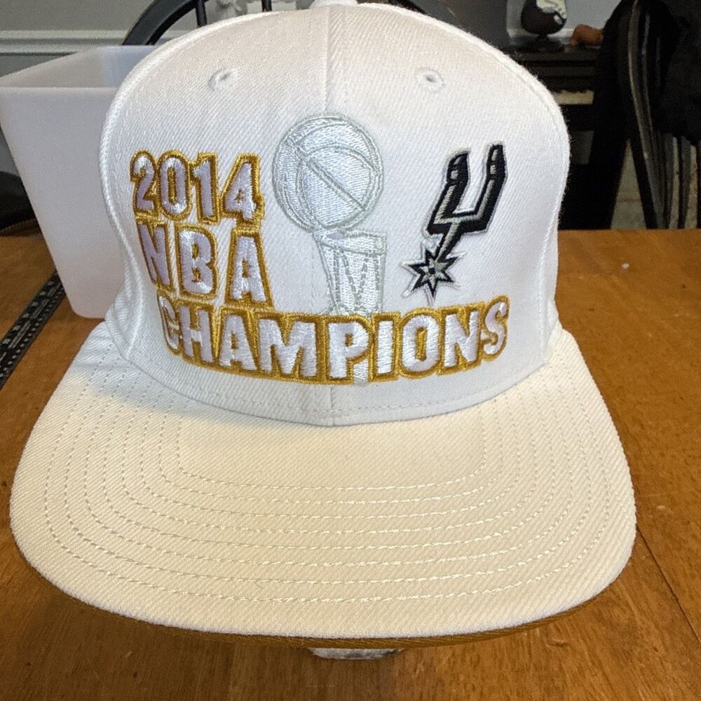NEW 2014 Youth NBA Finals Champions San Antonio SPURS White  Locker Room Hat Cap